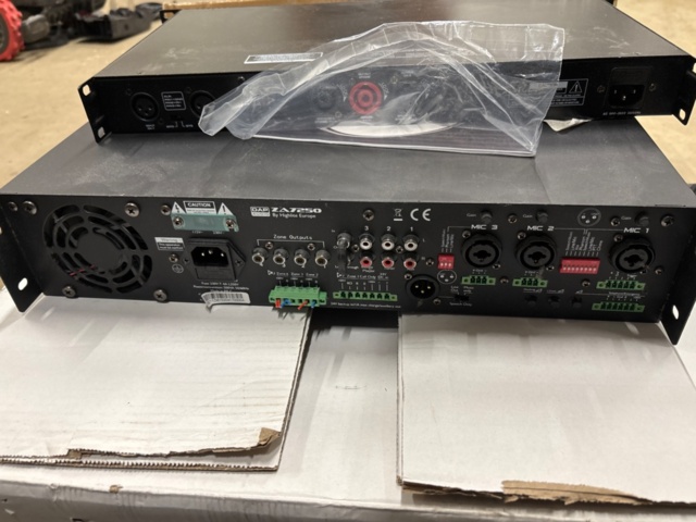 1442460-5 Musikanläggning