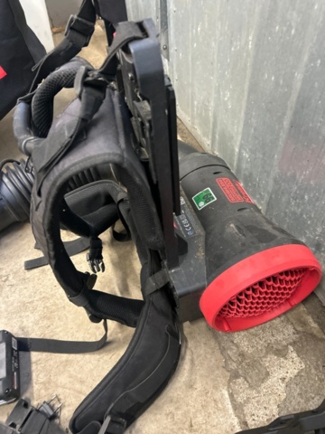 1442439-8 Trädgårdsmaskiner