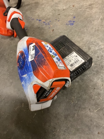 1406754-3 Häcksax STIHL