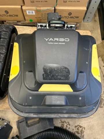 1442440-4 Trädgårdrobot Yarbo med klippaggregat, lövblås, laddstation