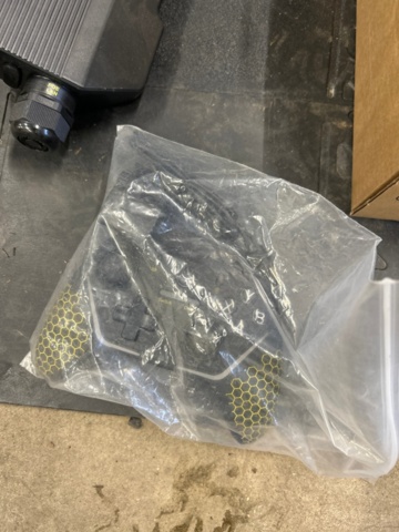 1442440-11 Trädgårdrobot Yarbo med klippaggregat, lövblås, laddstation