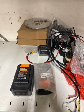 1442452-2 Allt löst i lagerhylla enligt bildmaterial