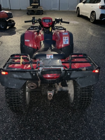 1406767-4 Honda 4-hjuling  med vinsch och plogblad  - 2011