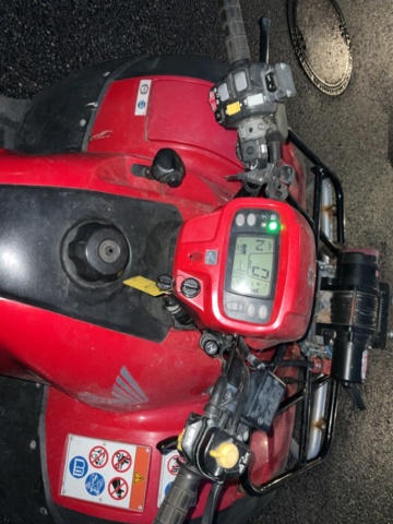 1406767-6 Honda 4-hjuling  med vinsch och plogblad  - 2011