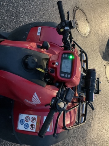 1406767-8 Honda 4-hjuling  med vinsch och plogblad  - 2011