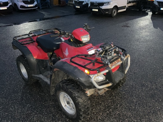 1406767-10 Honda 4-hjuling  med vinsch och plogblad  - 2011