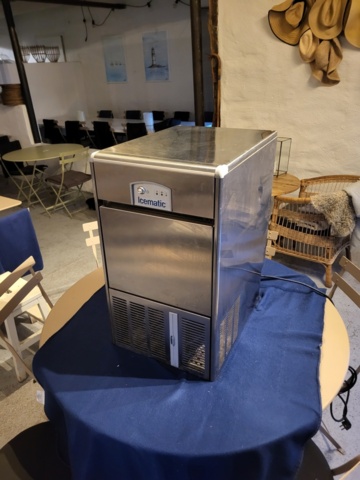 1455765-2 Icematic E25 A IX – Ice machine, (serviced)
