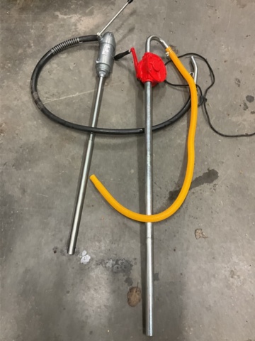 1406771-1 2 st. Handpumpar