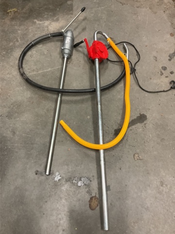 1406771-6 2 st. Handpumpar