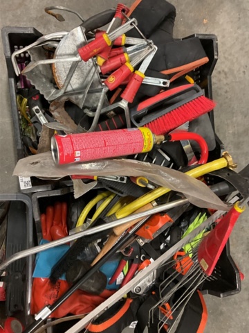 1406772-8 3 boxes with various tools