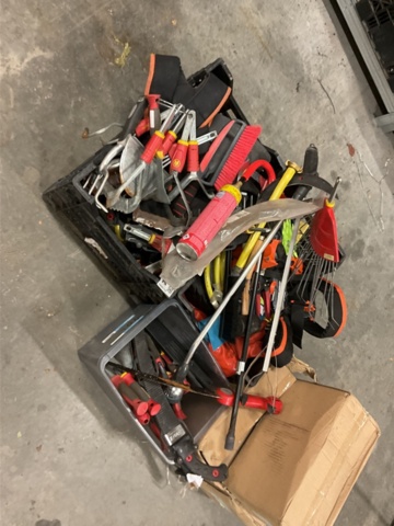 1406772-9 3 boxes with various tools