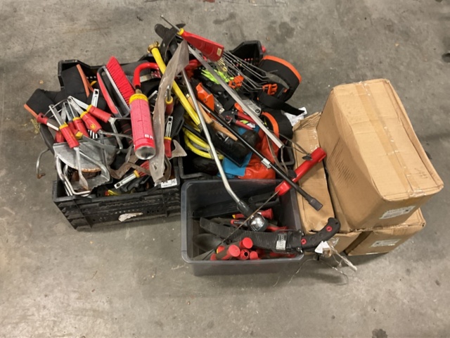 1406772-10 3 boxes with various tools