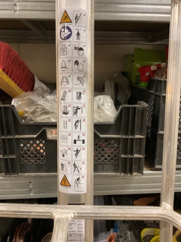 1406775-6 Japansk beskärningsstege & trappstegar