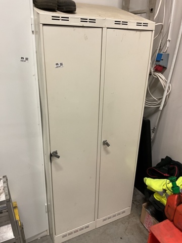 1406790-1 2 st. omklädningsskåp