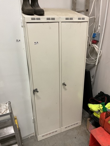 1406790-2 2 st. omklädningsskåp