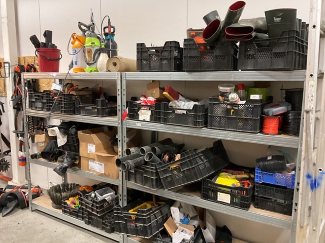 1406797-2 Allt i hyllan