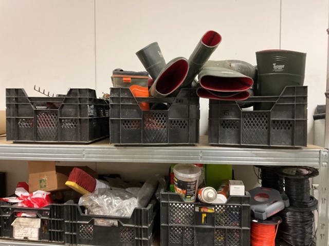 1406797-3 Allt i hyllan