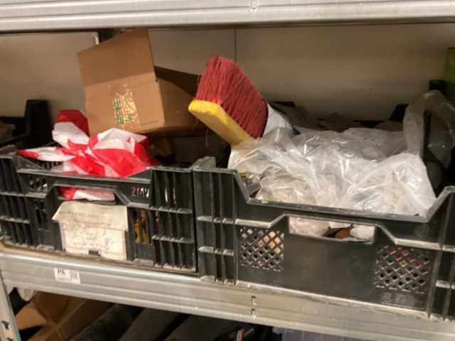 1406797-6 Allt i hyllan