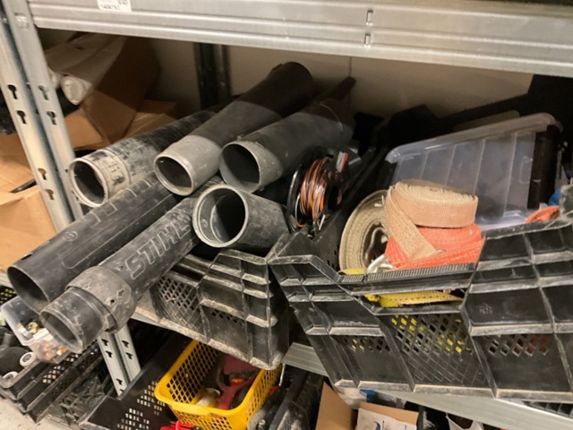 1406797-8 Allt i hyllan