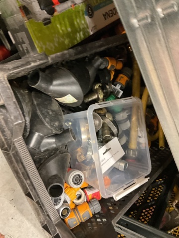 1406797-13 Allt i hyllan