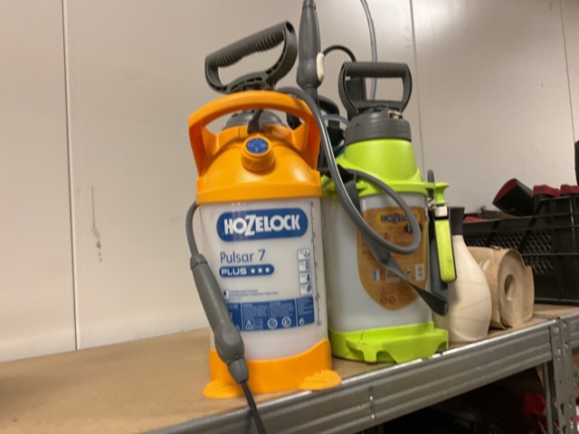 1406797-19 Allt i hyllan