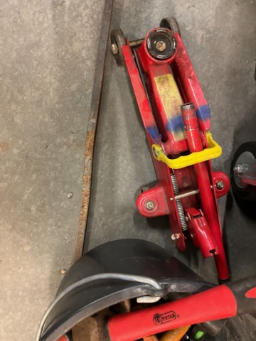 1406802-5 Tool trolley with various tools