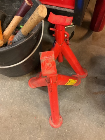 1406802-6 Tool trolley with various tools