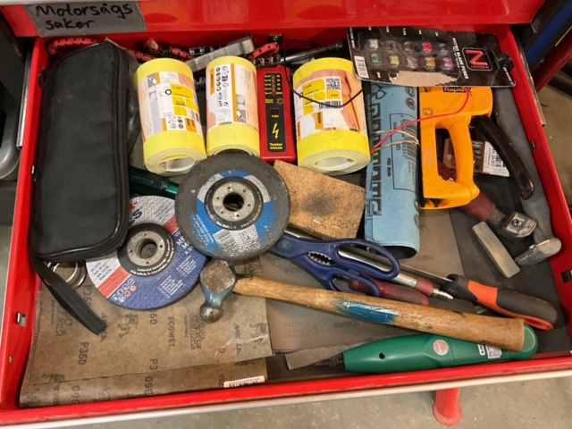 1406802-9 Tool trolley with various tools