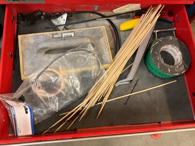 1406802-10 Tool trolley with various tools