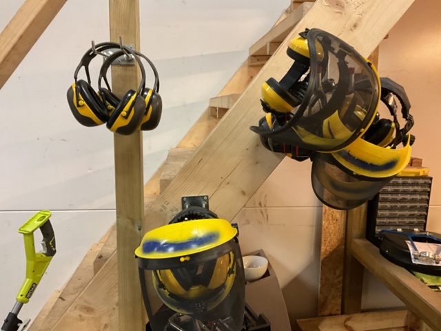 1406802-14 Tool trolley with various tools