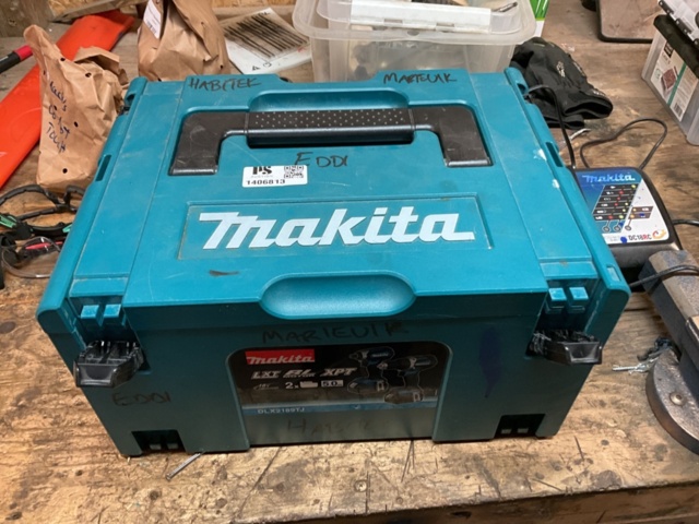 1406813-1 2 pcs. Makita screwdriver