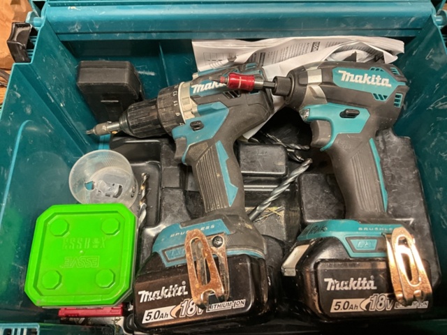 1406813-2 2 pcs. Makita screwdriver