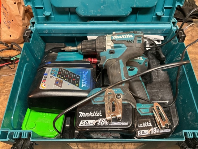 1406813-6 2 pcs. Makita screwdriver