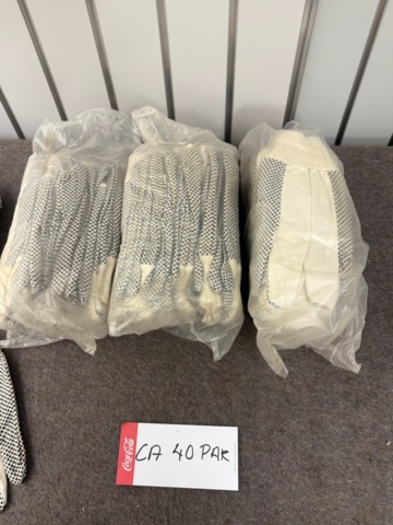 1352303-2 40 par nya handskar