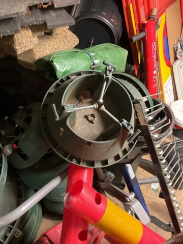 1406822-8 Lot of Christmas tree feet