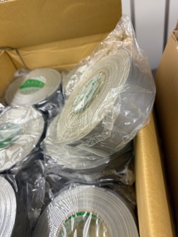 1352304-2 22 rullar silvertejp, 1 kartong märktejp 21 Nitto