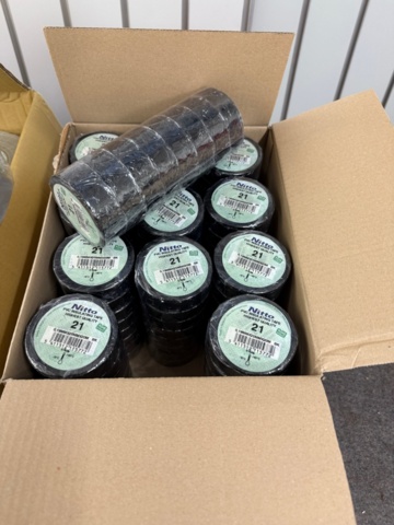 1352304-3 22 rullar silvertejp, 1 kartong märktejp 21 Nitto