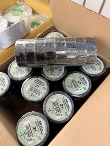 1352304-4 22 rullar silvertejp, 1 kartong märktejp 21 Nitto