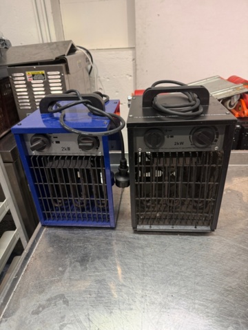 1352450-1 2 fan heaters 2000W