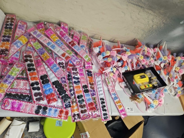 1408856-8 Håraccessoarer, pärlset m.m.