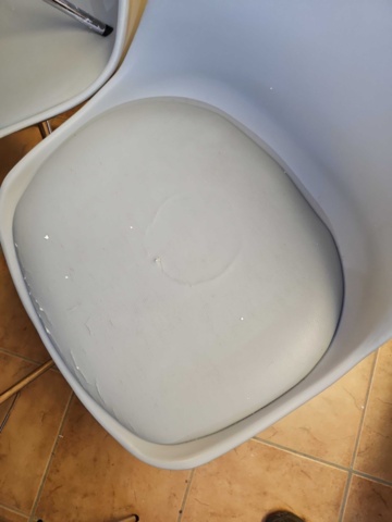 1408877-17 Cyklar, stolar, leksakskök, diverse möbler