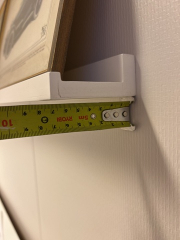 1423695-20 Samling med diverse kontorsmöbler och datorskärmar