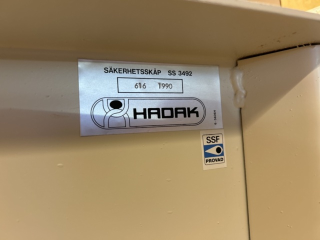 1423704-3 Säkerhetsskåp - Hadak SS 3492