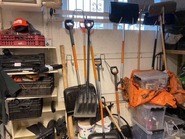 1406826-1 Allt på väggen