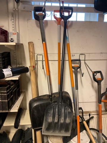 1406826-3 Allt på väggen