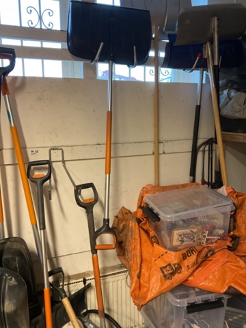 1406826-4 Allt på väggen