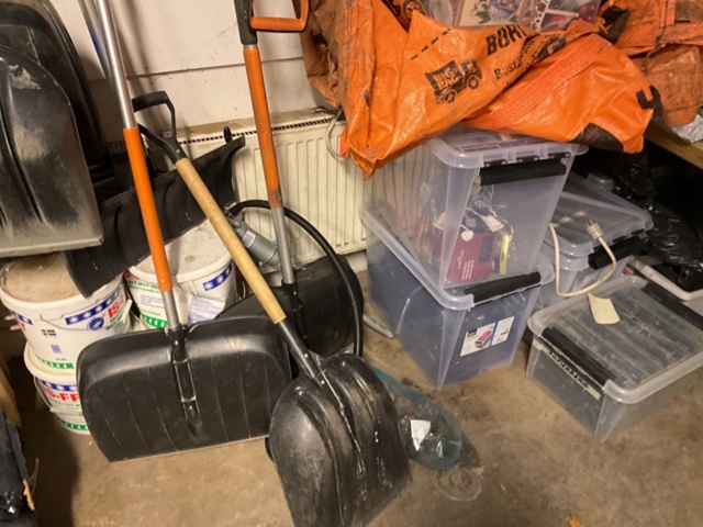 1406826-5 Allt på väggen