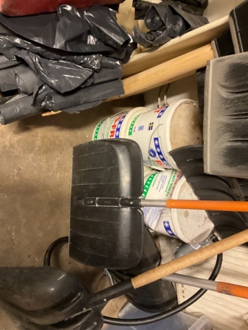 1406826-7 Allt på väggen