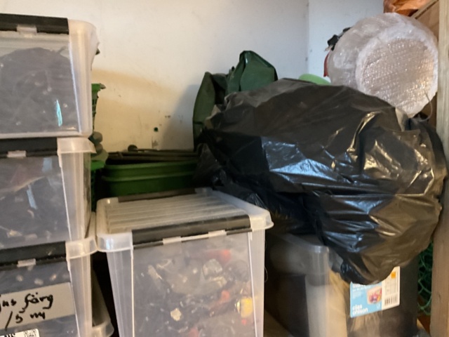 1406827-12 Parti med planteringsjord mm