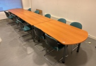 1457211 Konferensbord och stolar